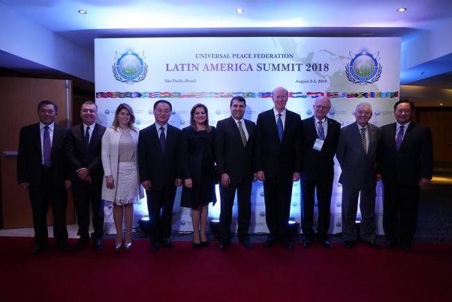 Latin America Summit Begins Amid Warmth and Hope